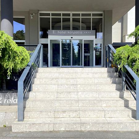 Hotel Karpatia Гуменне Экстерьер фото