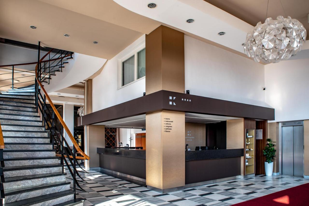 Hotel Karpatia Гуменне Экстерьер фото