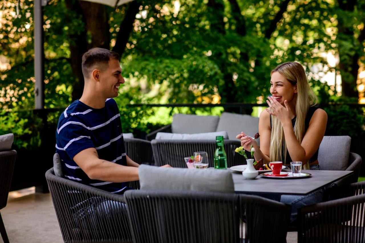 Hotel Karpatia Гуменне Экстерьер фото