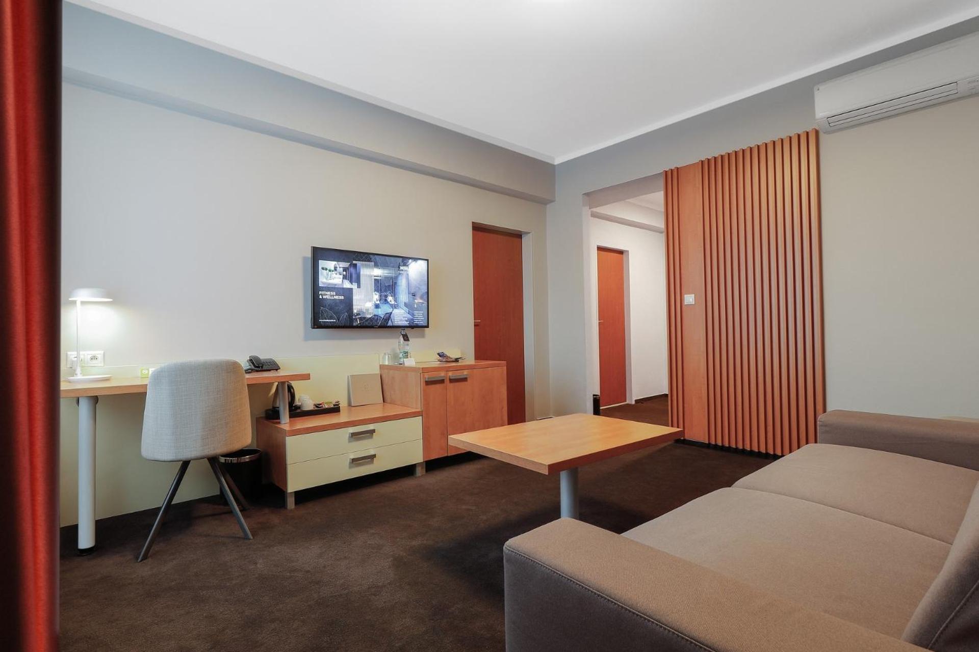 Hotel Karpatia Гуменне Экстерьер фото