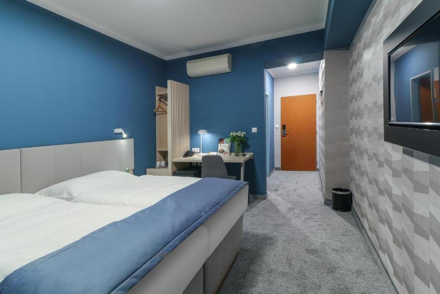 Hotel Karpatia Гуменне Экстерьер фото