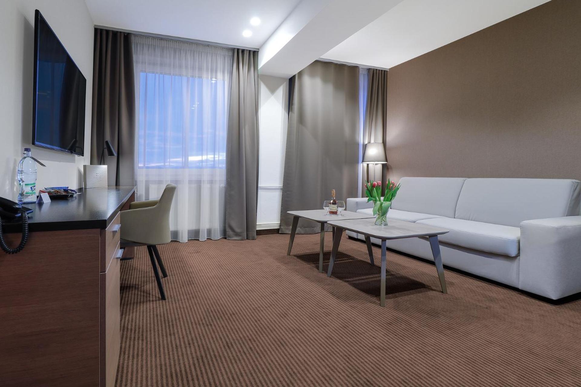 Hotel Karpatia Гуменне Экстерьер фото