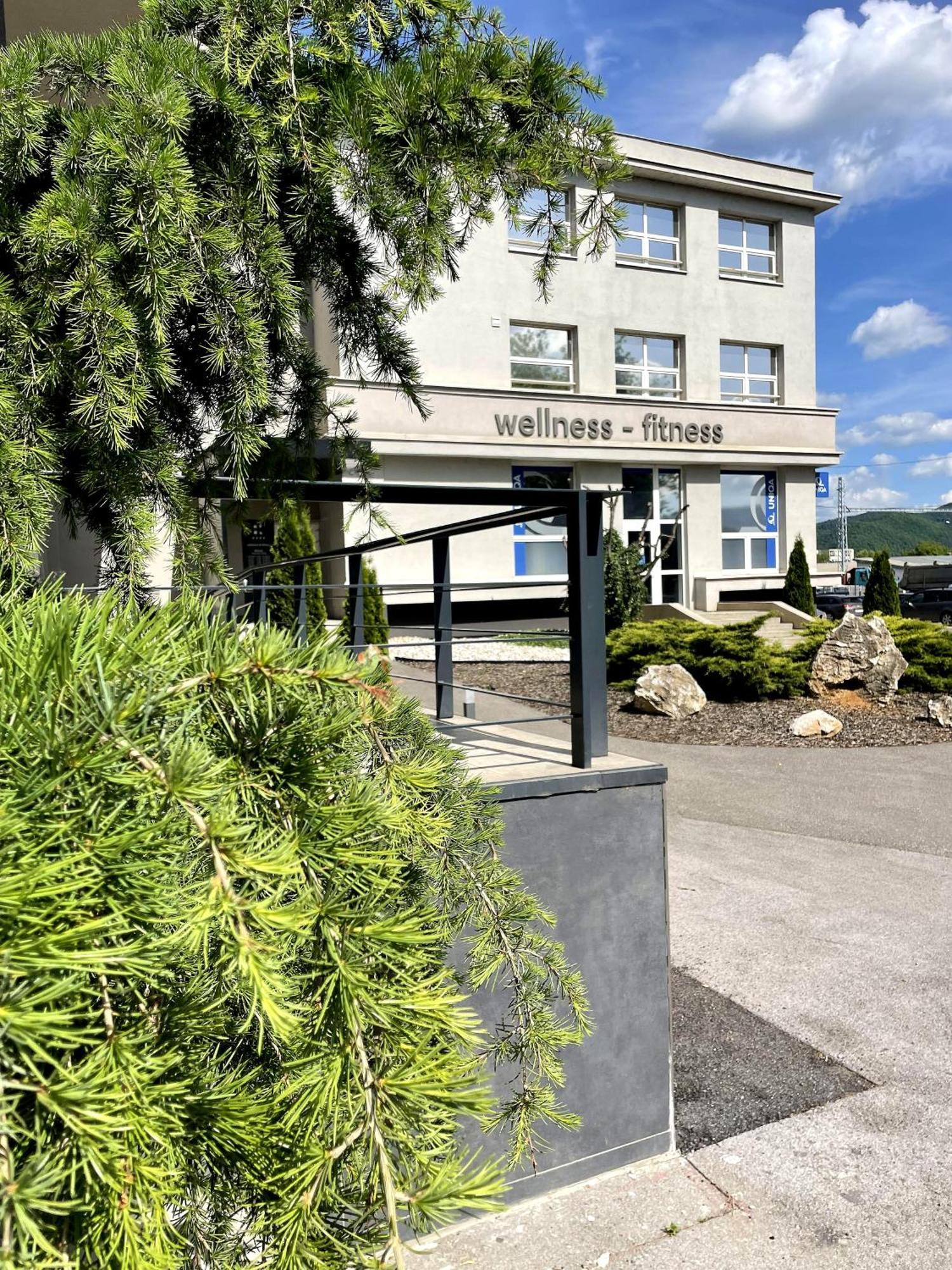 Hotel Karpatia Гуменне Экстерьер фото