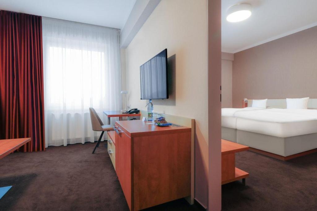 Hotel Karpatia Гуменне Экстерьер фото
