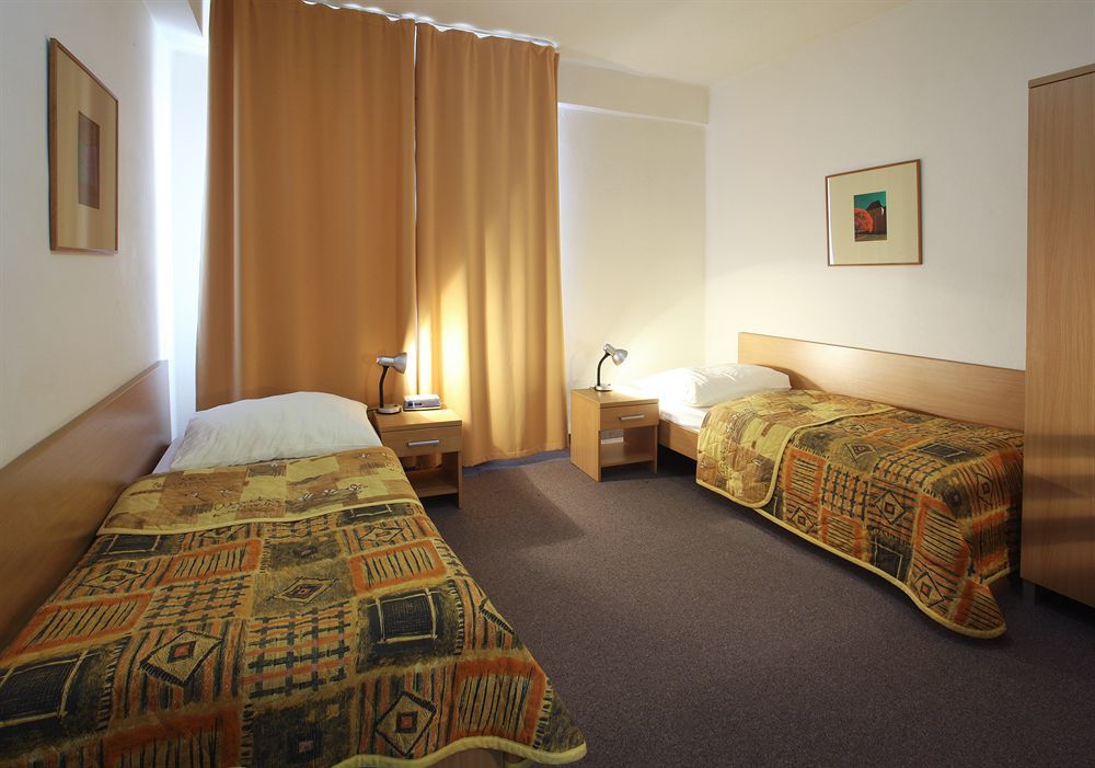 Hotel Karpatia Гуменне Экстерьер фото