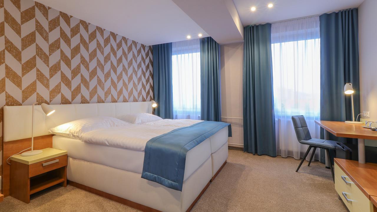 Hotel Karpatia Гуменне Экстерьер фото