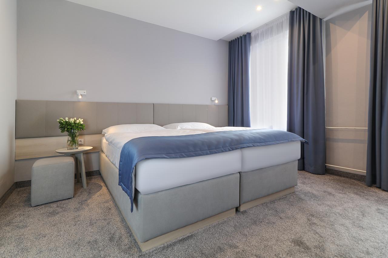 Hotel Karpatia Гуменне Экстерьер фото