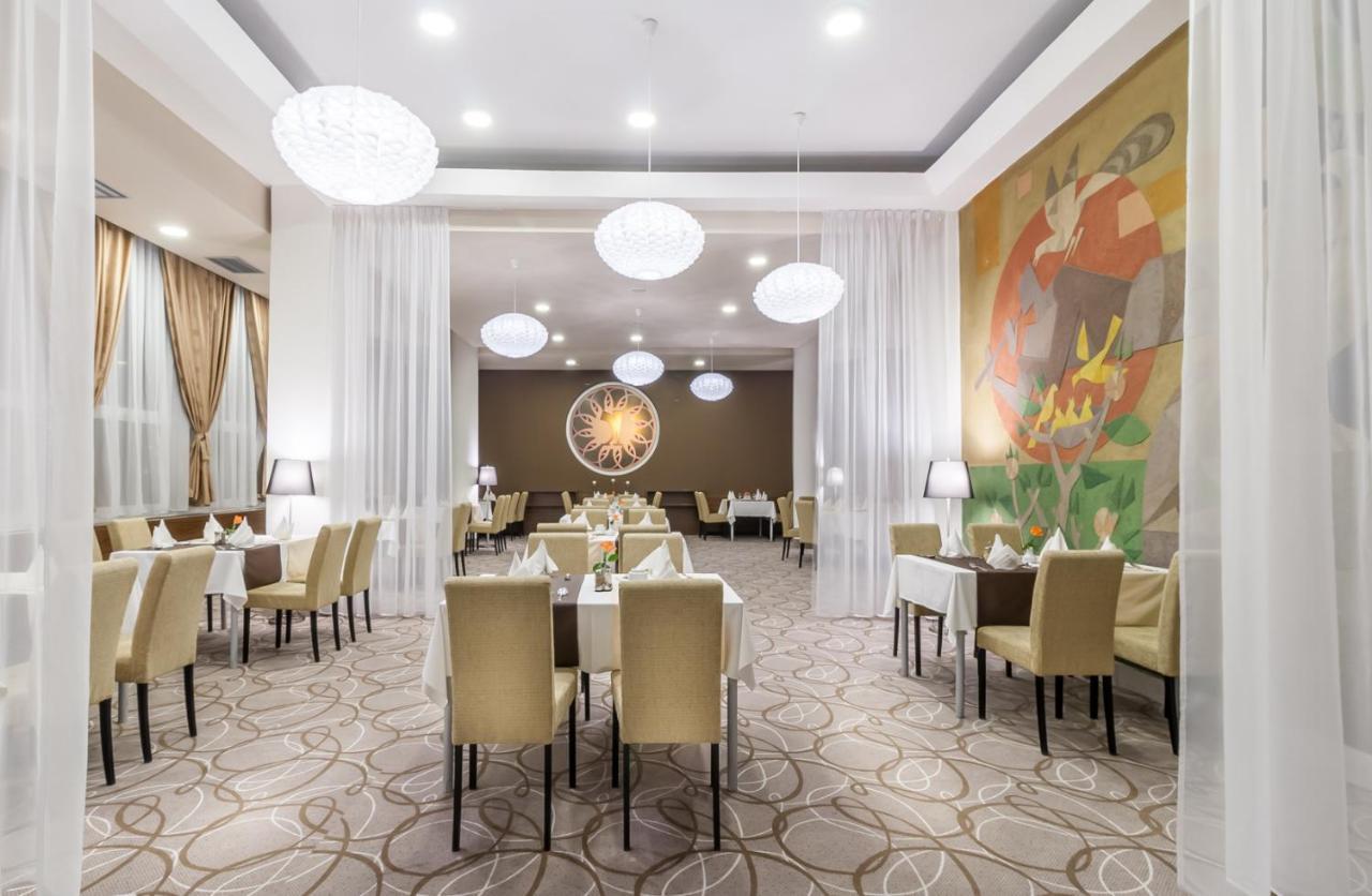Hotel Karpatia Гуменне Экстерьер фото