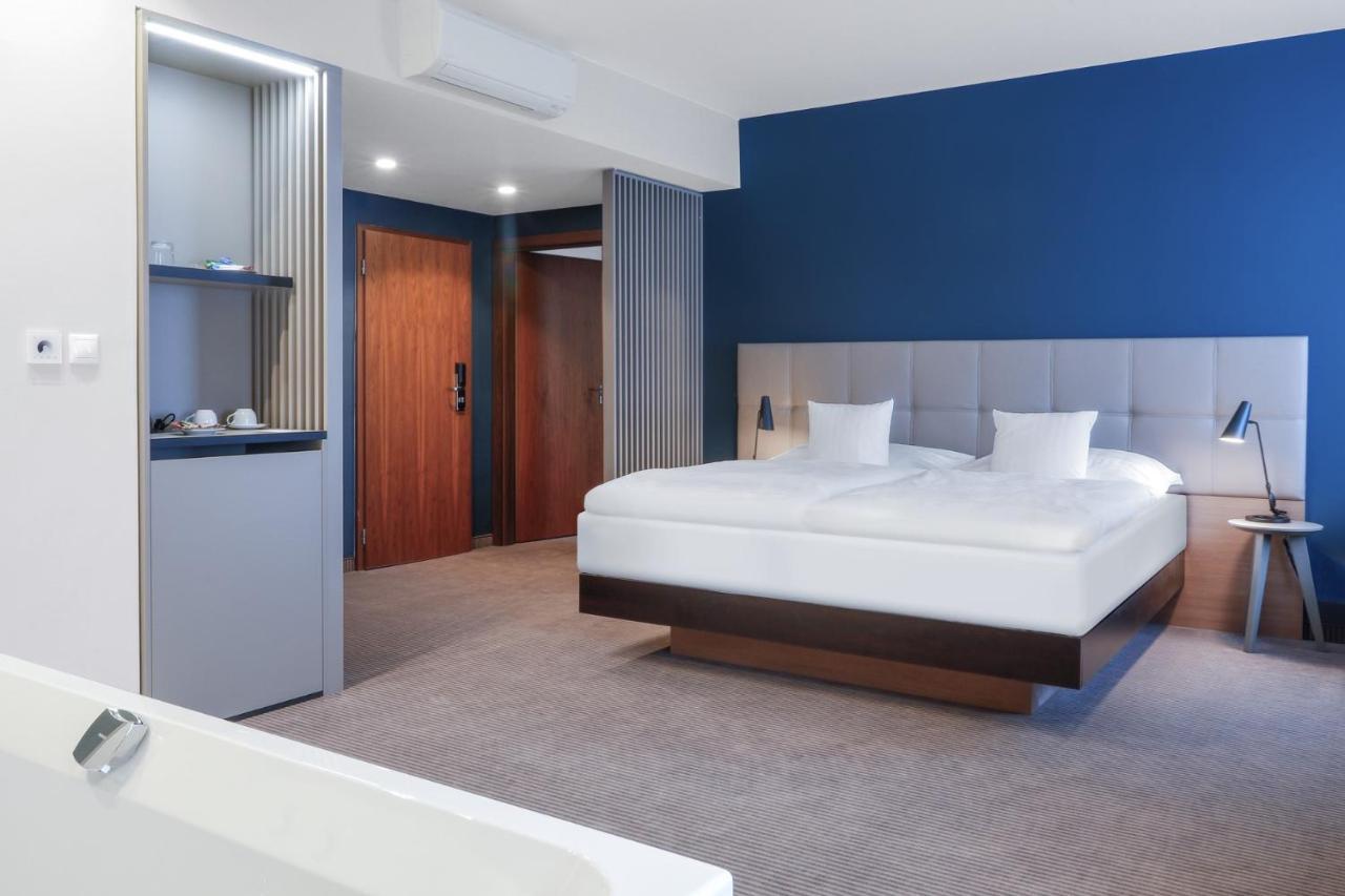 Hotel Karpatia Гуменне Экстерьер фото